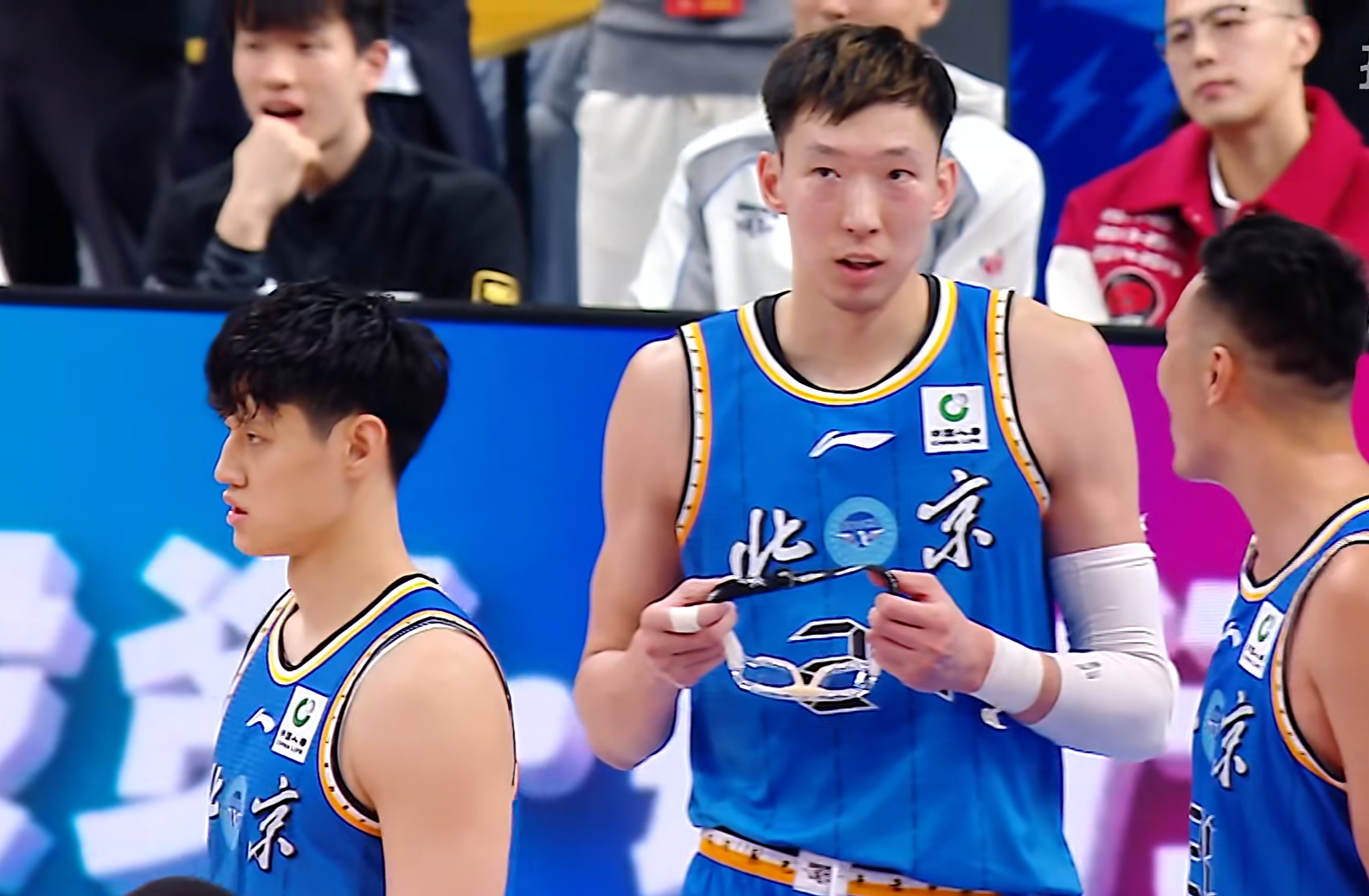 多兰要求球员季后赛禁欲10周?尼克斯53年首冠幕后故事曝光