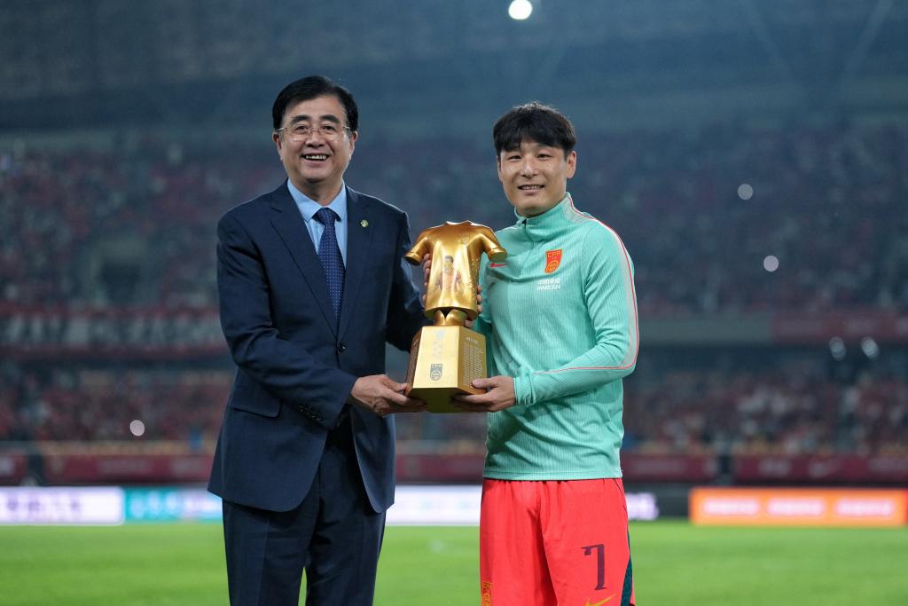 33岁皇马德国中卫在7：1获胜后表态：和穆帅合作，梦想成真